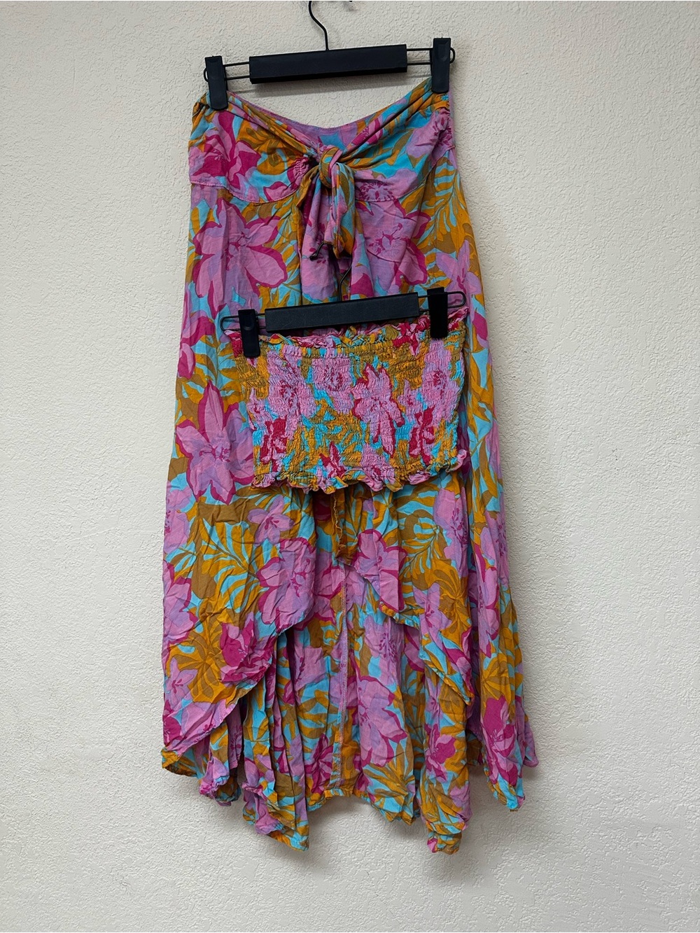 Tiare Hawaii womans two piece set size M